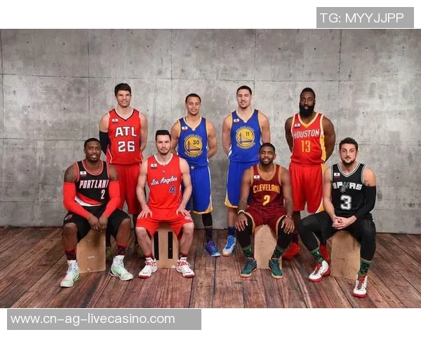 足球全明星阵容揭秘:历史最佳球员齐聚一堂的梦幻阵容分析与讨论 足球全明星阵容揭秘:历史最佳球员齐聚一堂的梦幻阵容分析与讨论